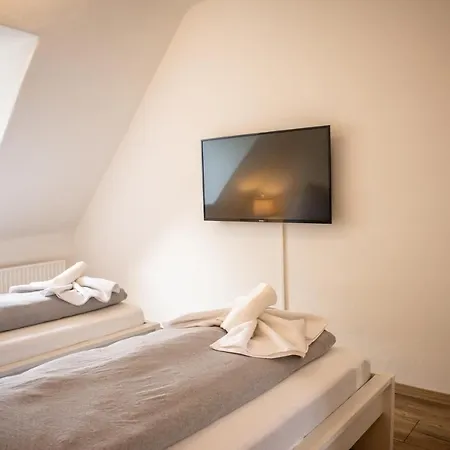 Daire Fuer 4 Gaeste In Laatzen Messe- Und Citynah *