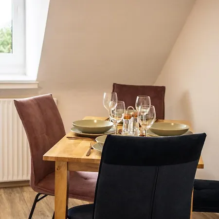 Fuer 4 Gaeste In Laatzen Messe- Und Citynah アパート *