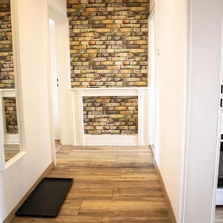 Apartment Fuer 4 Gaeste In Laatzen Messe- Und Citynah Hannover