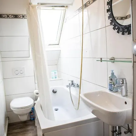 Fuer 4 Gaeste In Laatzen Messe- Und Citynah * 하노버